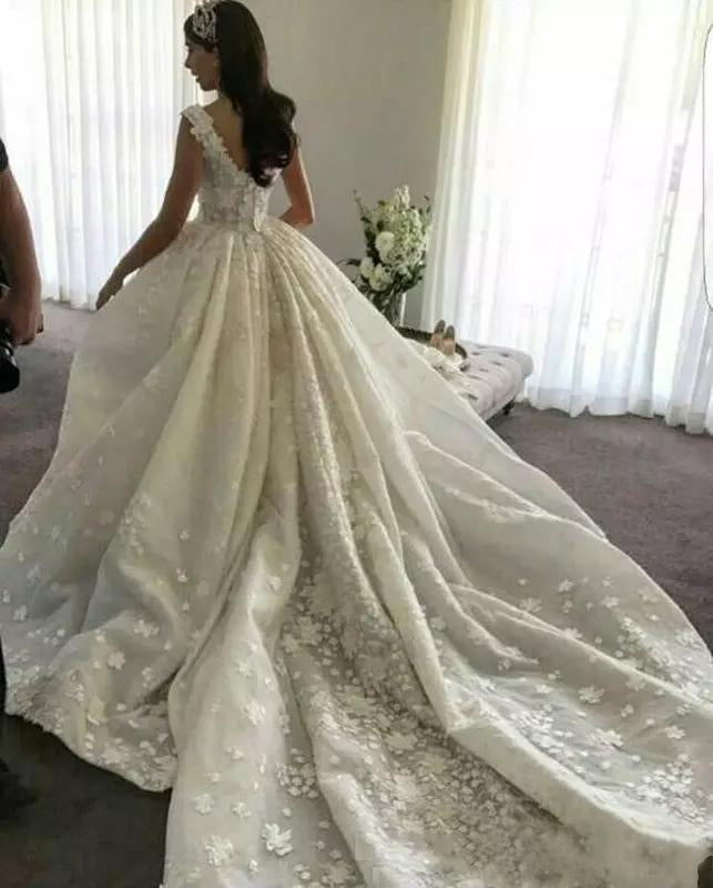 Chic Ball Gown Backless Lace Appliques Wedding Dress Sweetheart Bridal Dress OK1013