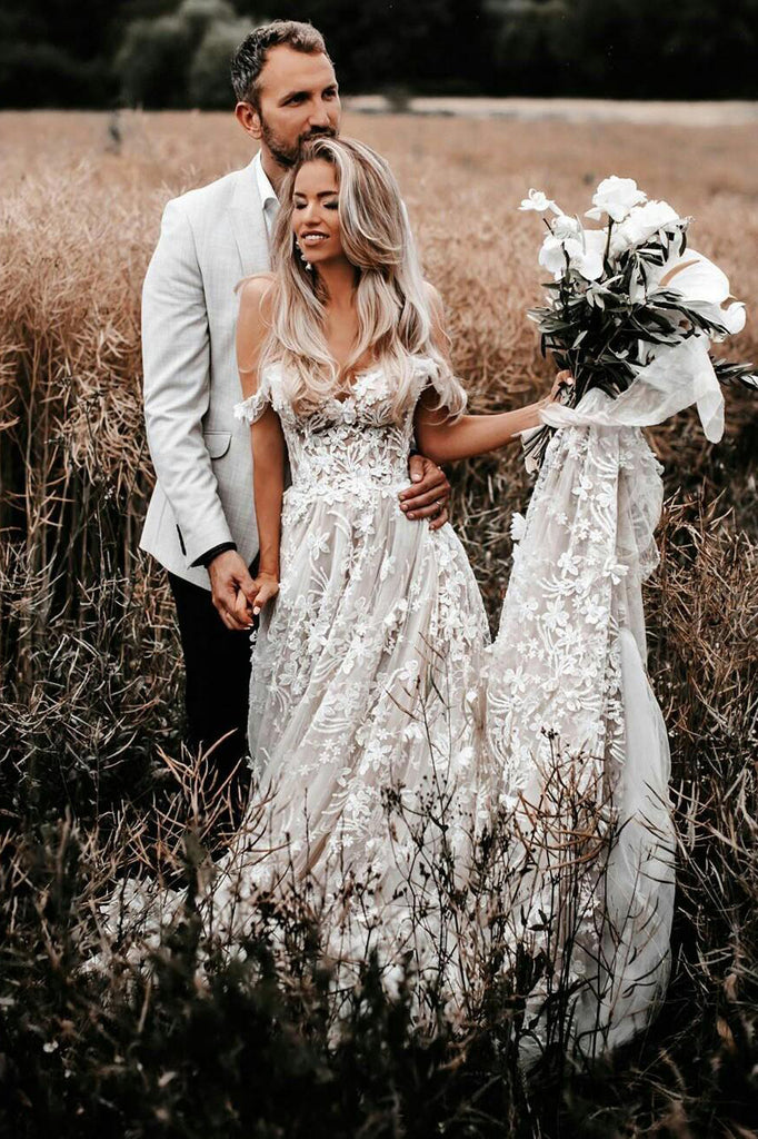 Off The Shoulder A-line Tulle Lace Appliques Long Beach Wedding Dress OKY3