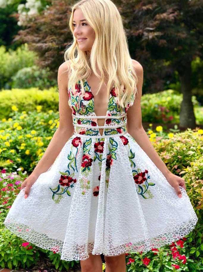 Charming A-line Lace Floral Appliques V Neck Short Homecoming Dresses OKM50