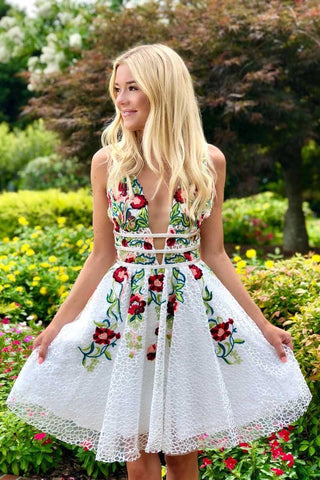 Charming A-line Lace Floral Appliques V Neck Short Homecoming Dresses OKM50